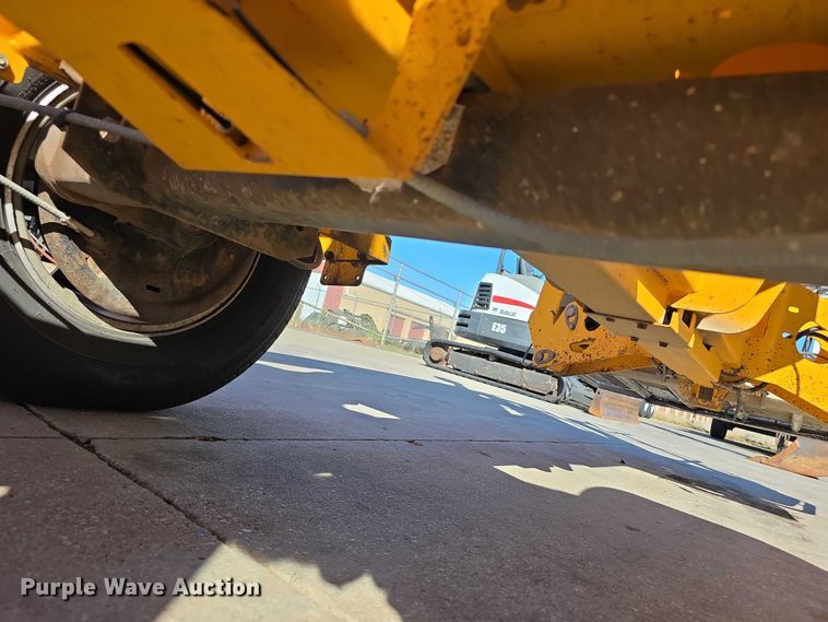 image for item DZ6475 2017 Haulotte 4527A boom lift