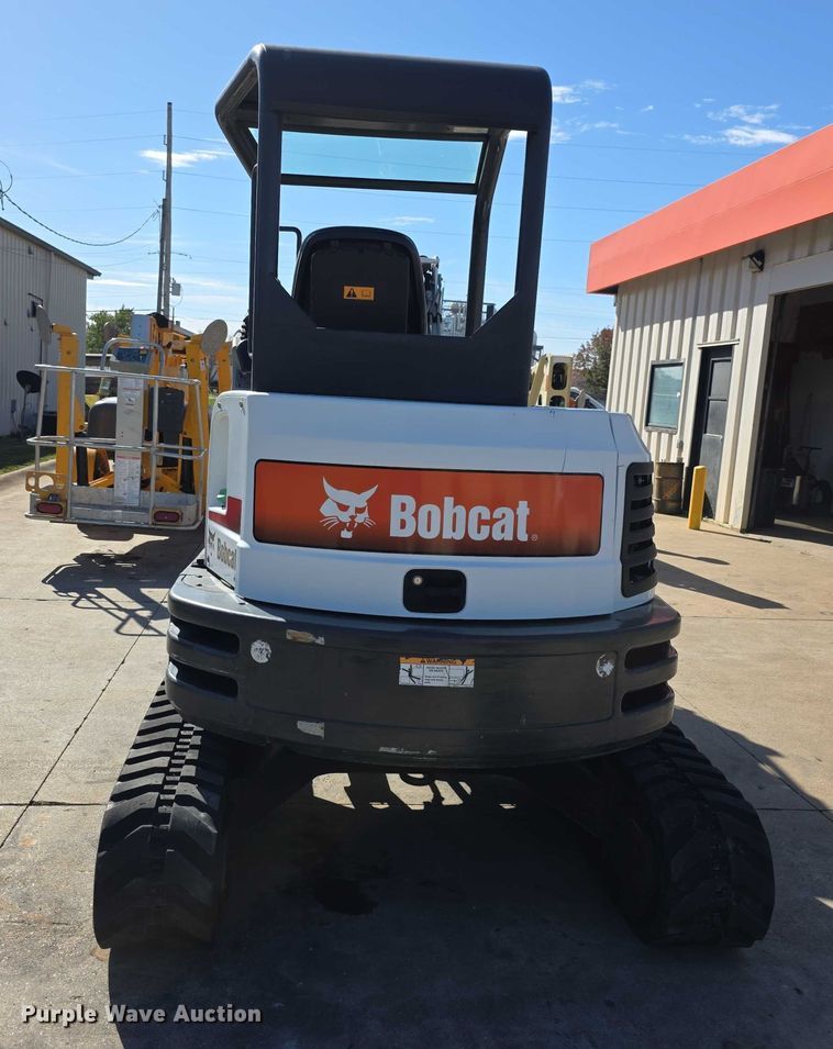 image for item DZ6476 2015 Bobcat E35 mini excavator