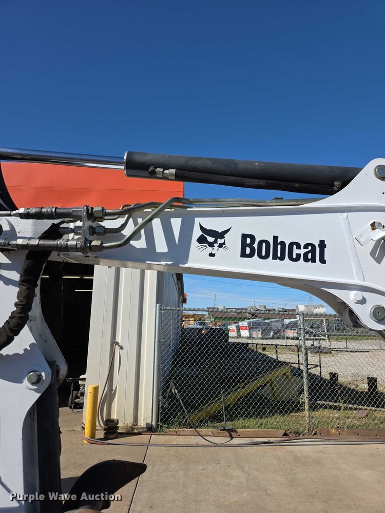 image for item DZ6476 2015 Bobcat E35 mini excavator