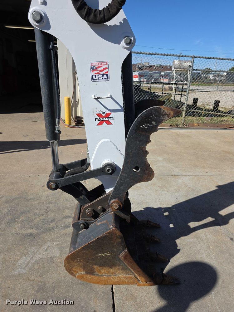 image for item DZ6476 2015 Bobcat E35 mini excavator