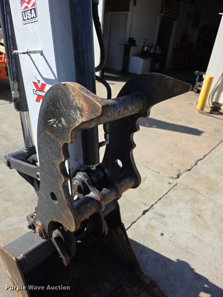 image for item DZ6476 2015 Bobcat E35 mini excavator