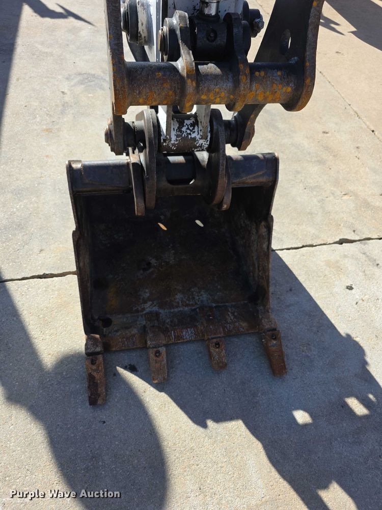 image for item DZ6476 2015 Bobcat E35 mini excavator