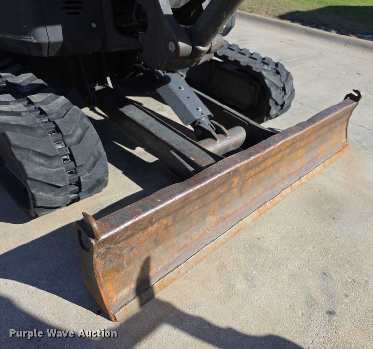 image for item DZ6476 2015 Bobcat E35 mini excavator