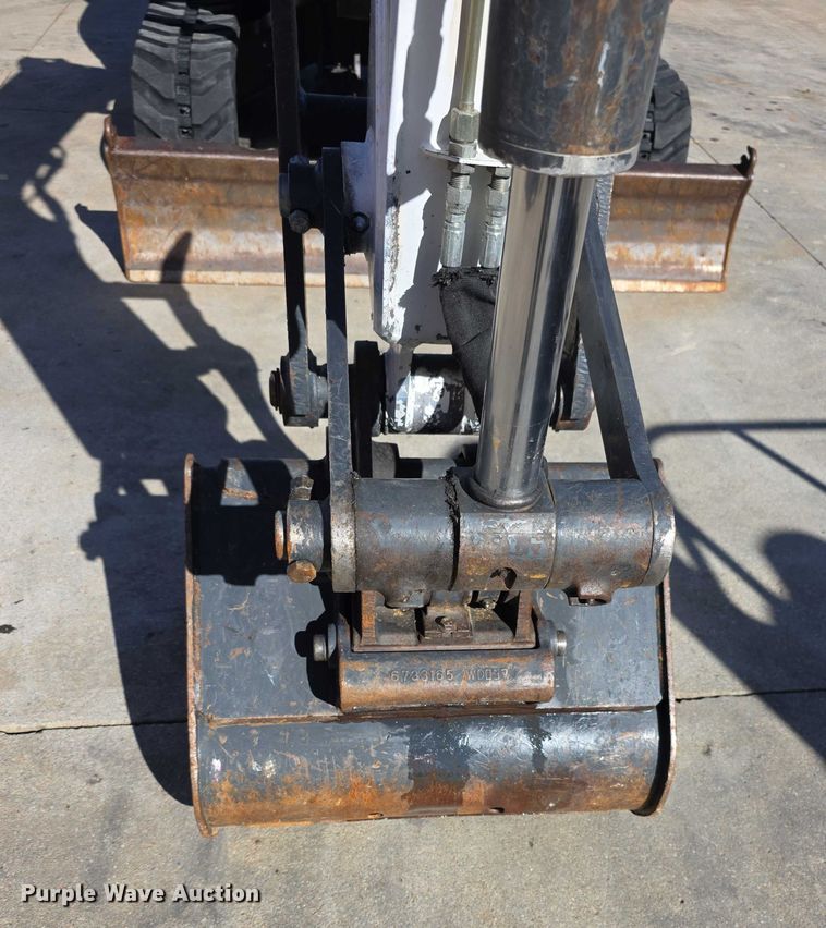 image for item DZ6476 2015 Bobcat E35 mini excavator