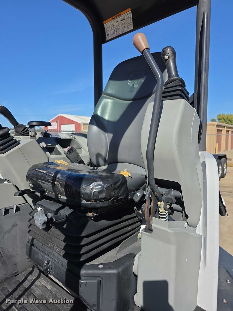 image for item DZ6476 2015 Bobcat E35 mini excavator