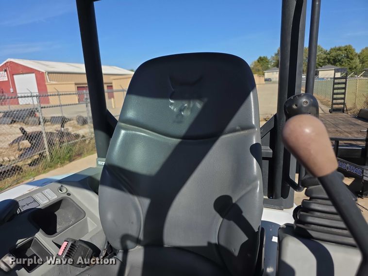 image for item DZ6476 2015 Bobcat E35 mini excavator