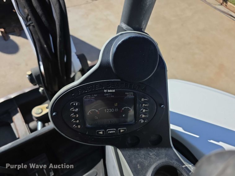 image for item DZ6476 2015 Bobcat E35 mini excavator