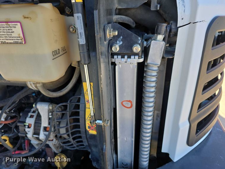 image for item DZ6476 2015 Bobcat E35 mini excavator