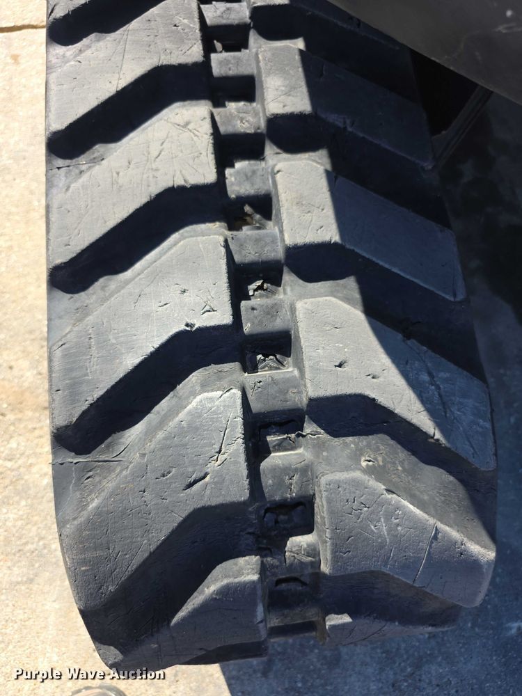 image for item DZ6476 2015 Bobcat E35 mini excavator