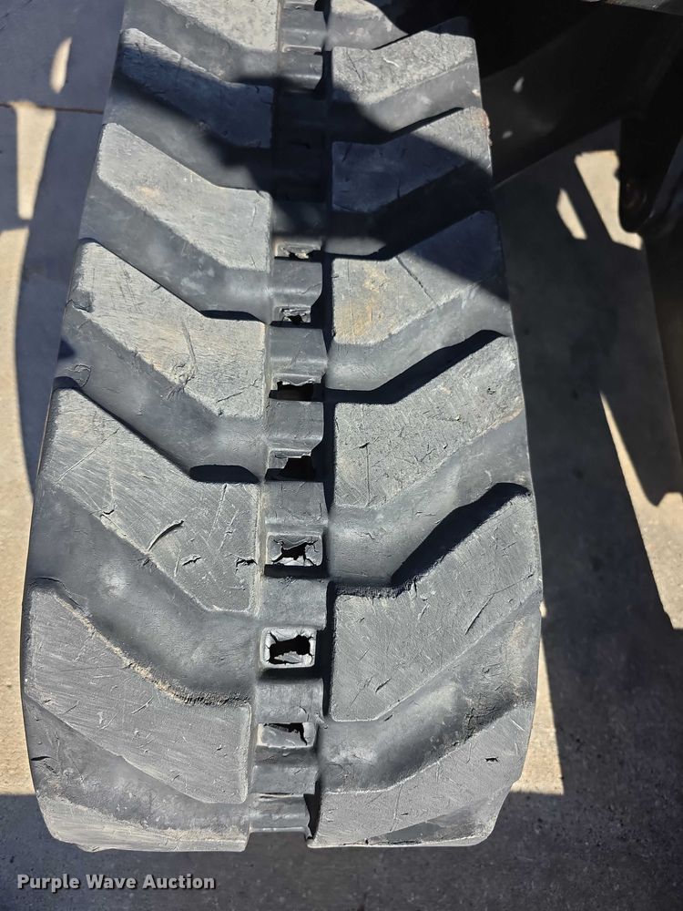 image for item DZ6476 2015 Bobcat E35 mini excavator