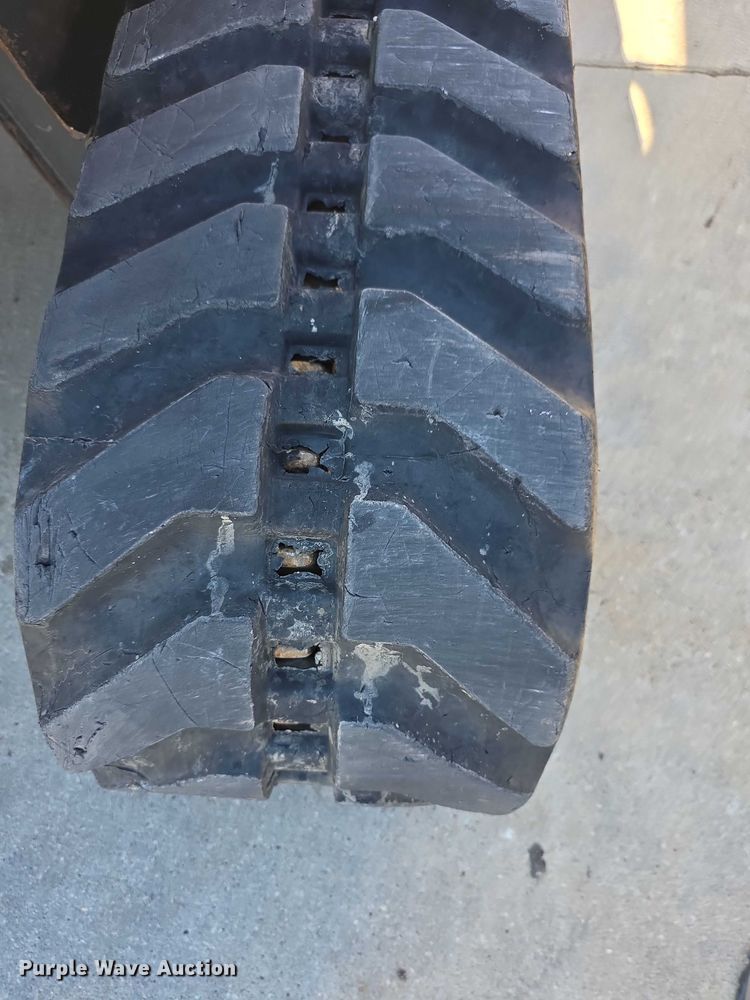 image for item DZ6476 2015 Bobcat E35 mini excavator