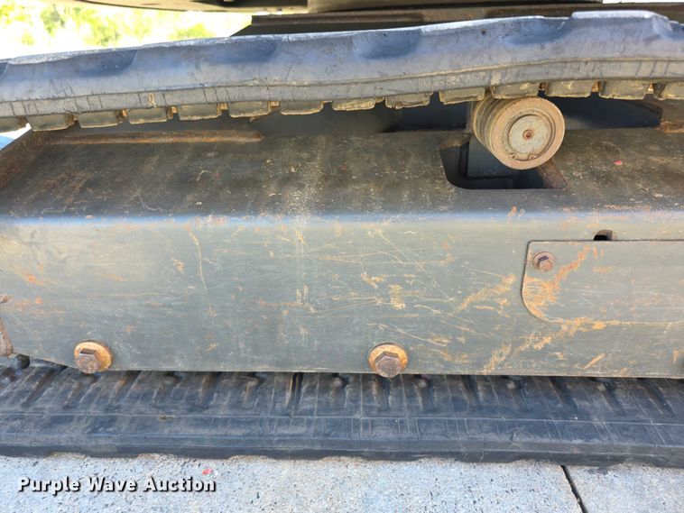 image for item DZ6476 2015 Bobcat E35 mini excavator