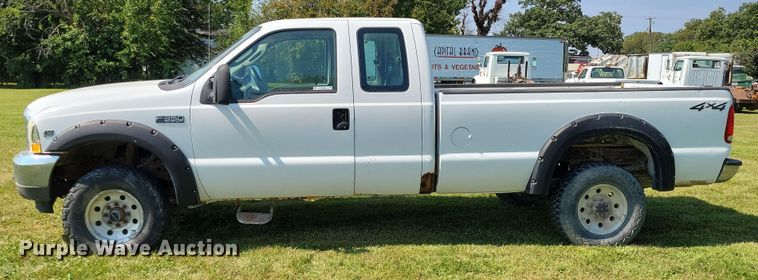 image for item DZ6565 2004 Ford F350 SuperCab pickup truck