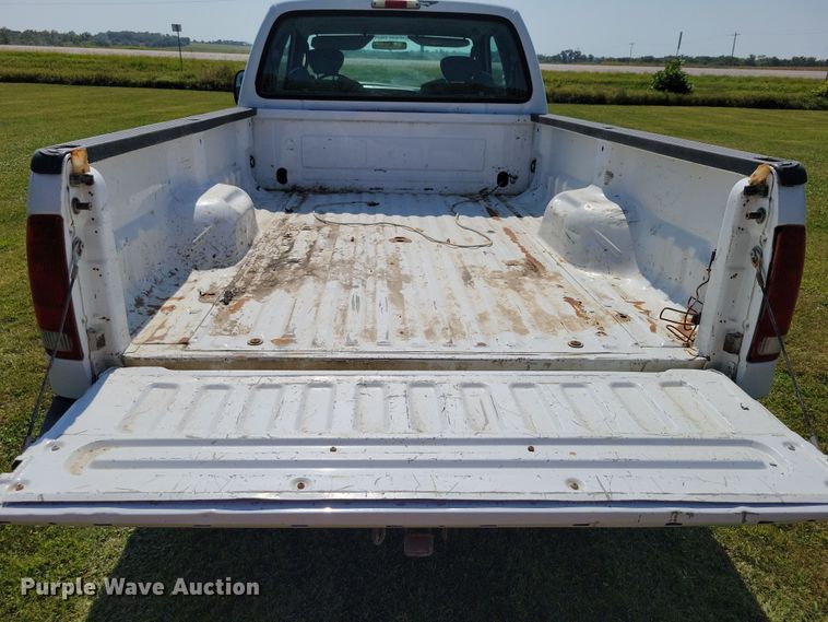 image for item DZ6565 2004 Ford F350 SuperCab pickup truck