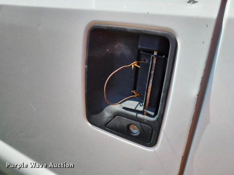 image for item DZ6565 2004 Ford F350 SuperCab pickup truck