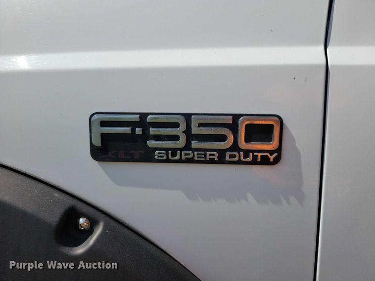 image for item DZ6565 2004 Ford F350 SuperCab pickup truck