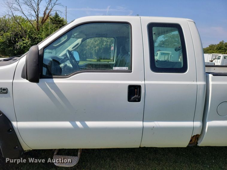 image for item DZ6565 2004 Ford F350 SuperCab pickup truck