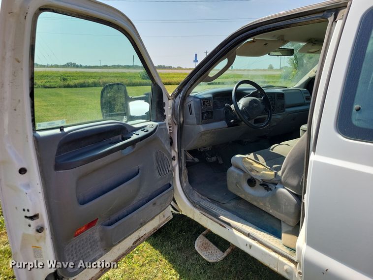 image for item DZ6565 2004 Ford F350 SuperCab pickup truck