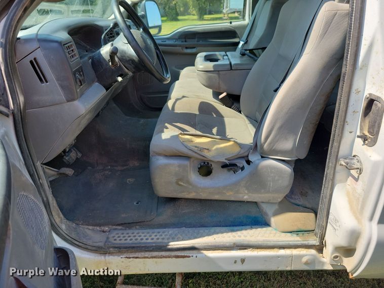 image for item DZ6565 2004 Ford F350 SuperCab pickup truck