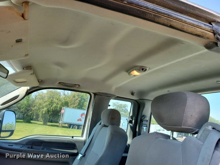 image for item DZ6565 2004 Ford F350 SuperCab pickup truck