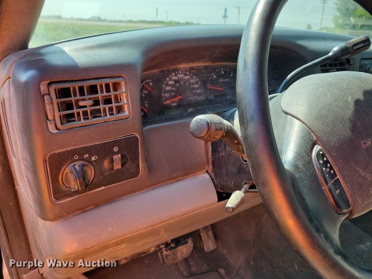 image for item DZ6565 2004 Ford F350 SuperCab pickup truck