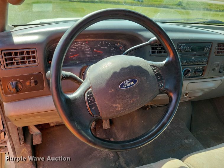 image for item DZ6565 2004 Ford F350 SuperCab pickup truck