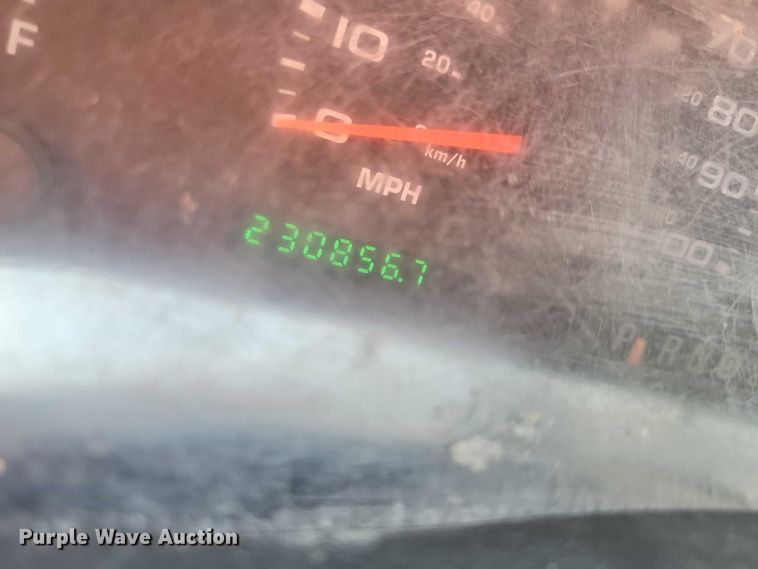 image for item DZ6565 2004 Ford F350 SuperCab pickup truck