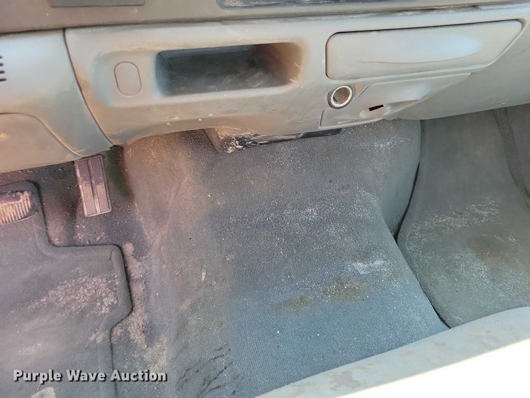 image for item DZ6565 2004 Ford F350 SuperCab pickup truck