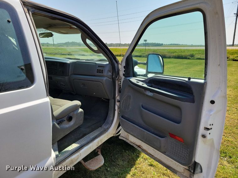 image for item DZ6565 2004 Ford F350 SuperCab pickup truck