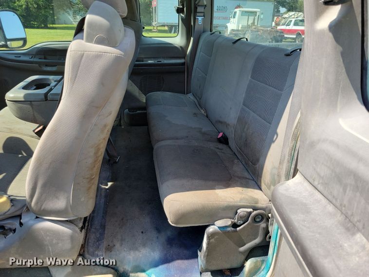 image for item DZ6565 2004 Ford F350 SuperCab pickup truck