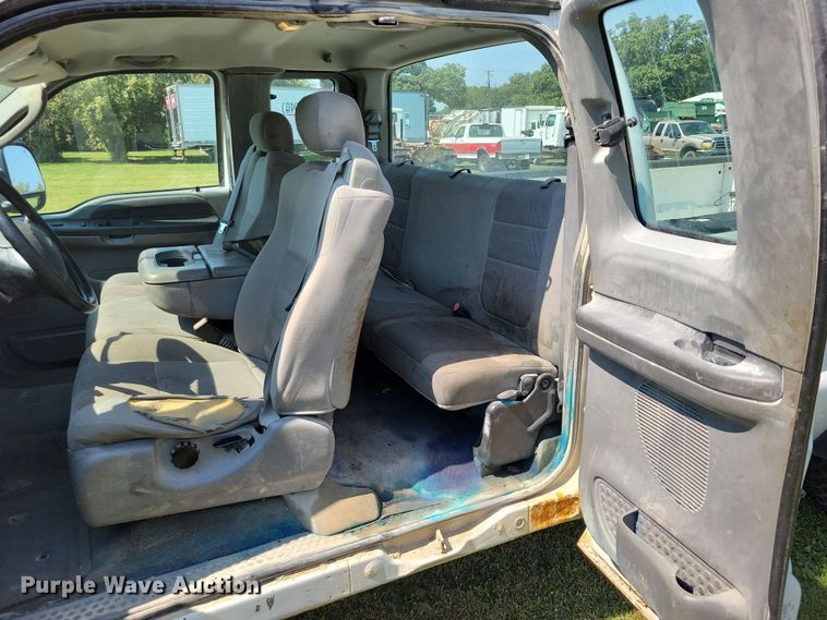 image for item DZ6565 2004 Ford F350 SuperCab pickup truck