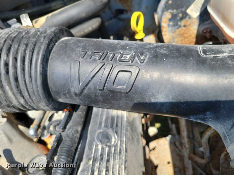 image for item DZ6565 2004 Ford F350 SuperCab pickup truck