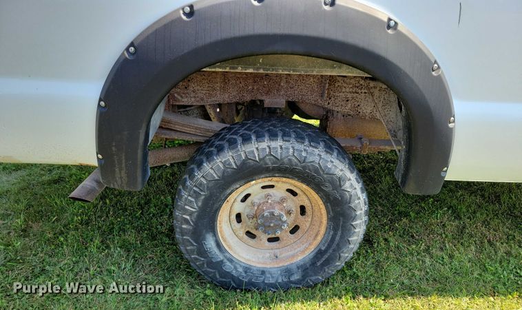 image for item DZ6565 2004 Ford F350 SuperCab pickup truck