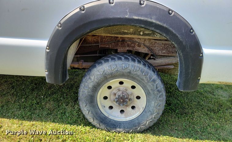 image for item DZ6565 2004 Ford F350 SuperCab pickup truck