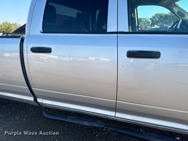 image for item EA1952 2013 RAM 2500 Crew Cab pickup truck