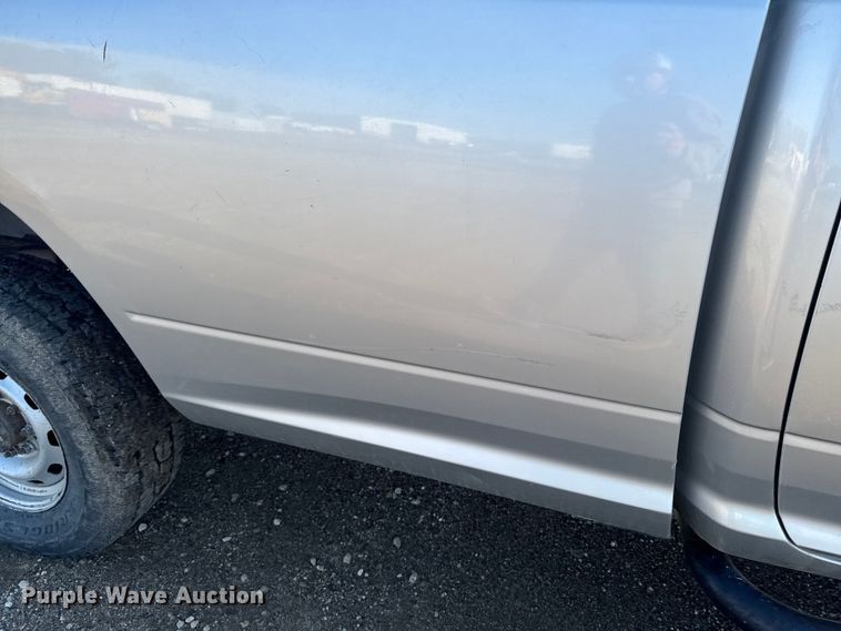 image for item EA1952 2013 RAM 2500 Crew Cab pickup truck