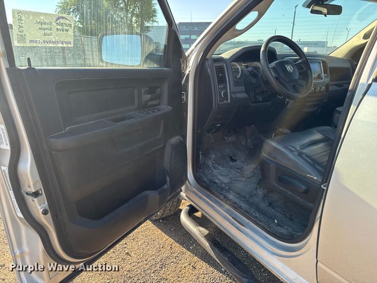 image for item EA1952 2013 RAM 2500 Crew Cab pickup truck