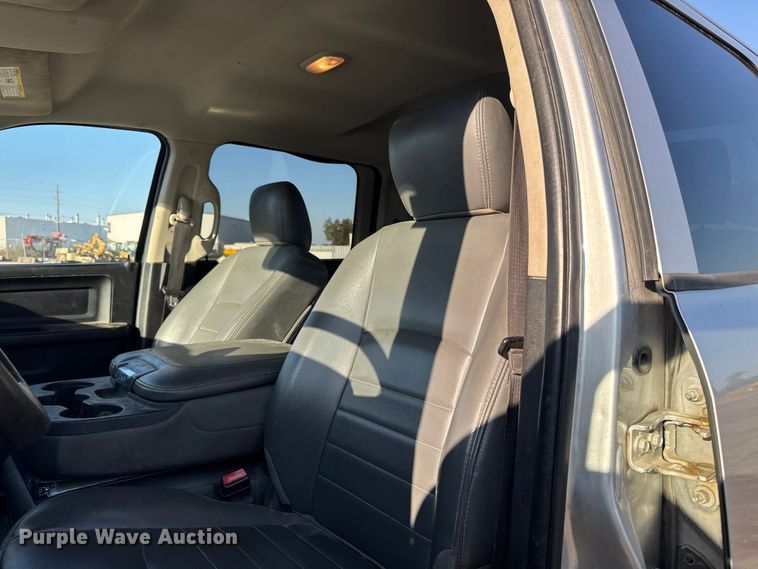 image for item EA1952 2013 RAM 2500 Crew Cab pickup truck