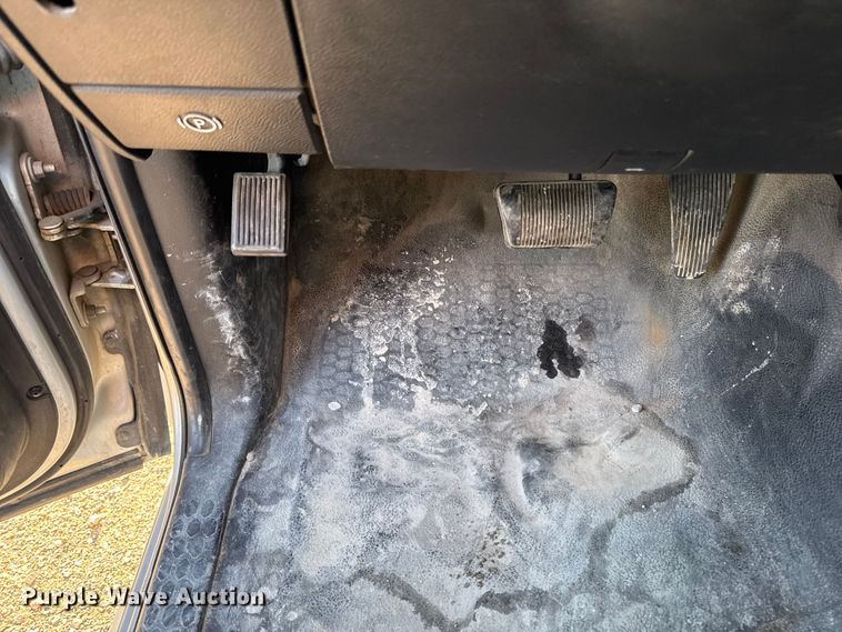 image for item EA1952 2013 RAM 2500 Crew Cab pickup truck