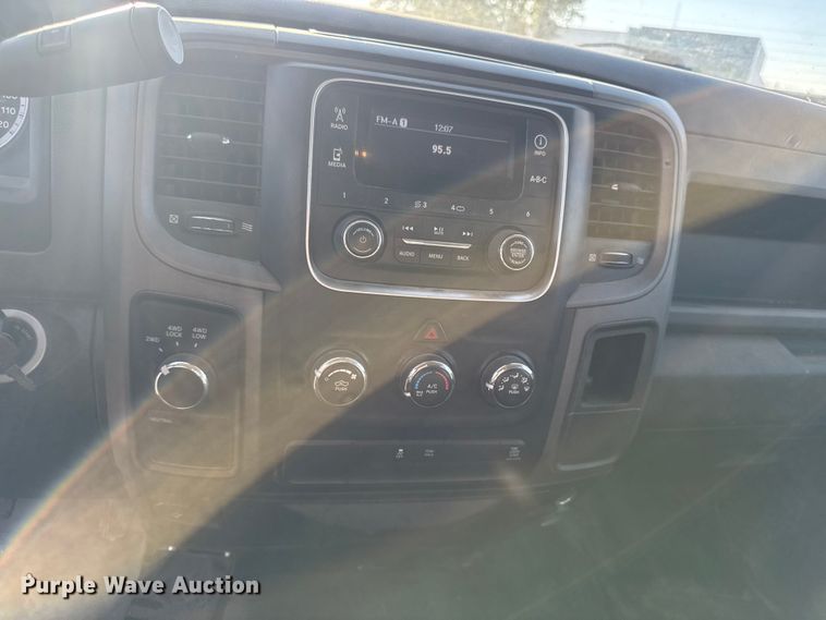 image for item EA1952 2013 RAM 2500 Crew Cab pickup truck