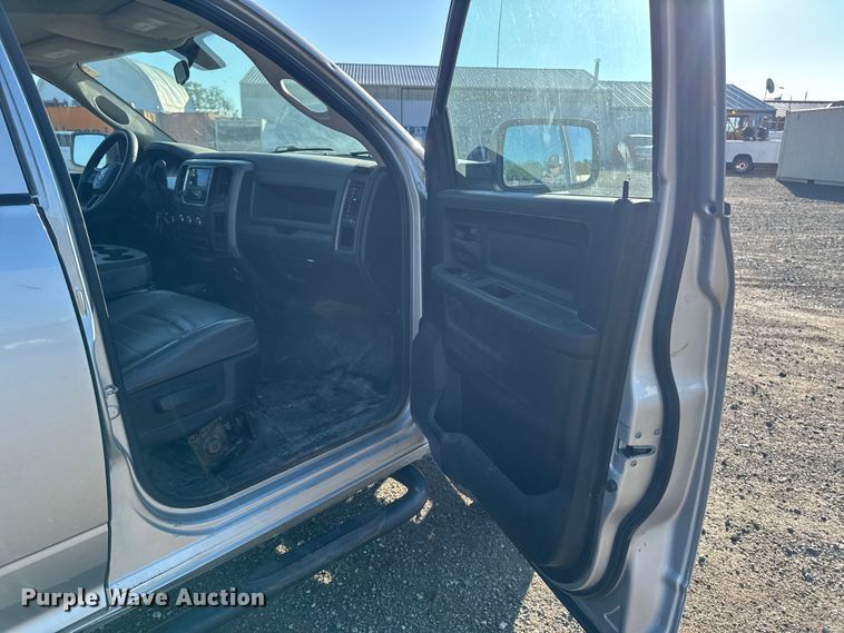 image for item EA1952 2013 RAM 2500 Crew Cab pickup truck