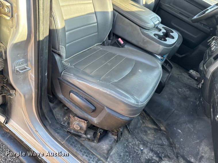 image for item EA1952 2013 RAM 2500 Crew Cab pickup truck