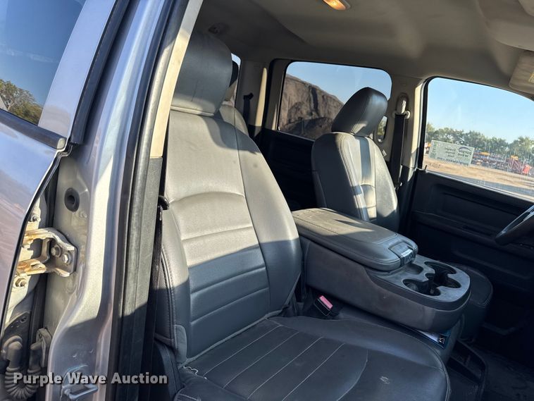 image for item EA1952 2013 RAM 2500 Crew Cab pickup truck