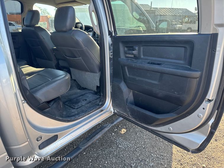 image for item EA1952 2013 RAM 2500 Crew Cab pickup truck