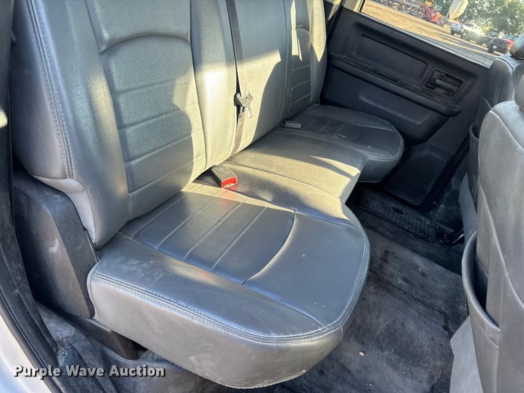 image for item EA1952 2013 RAM 2500 Crew Cab pickup truck