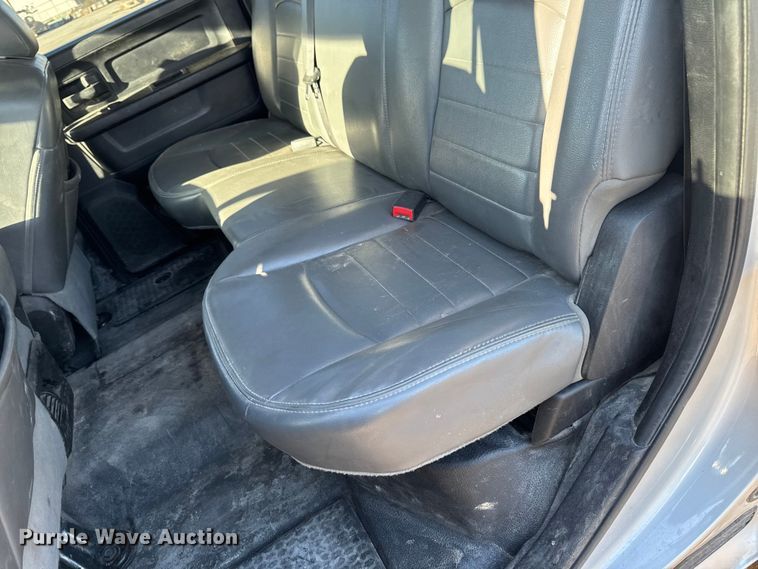 image for item EA1952 2013 RAM 2500 Crew Cab pickup truck