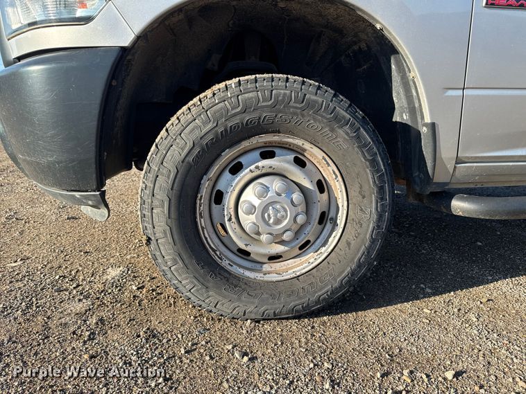 image for item EA1952 2013 RAM 2500 Crew Cab pickup truck