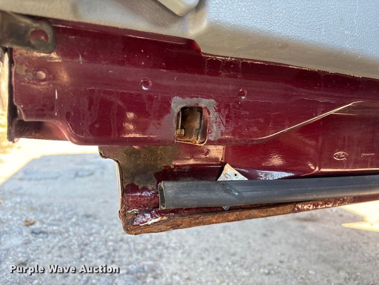 image for item EA6989 2012 Ford F350 Super Duty SuperCab flatbed pickup truck