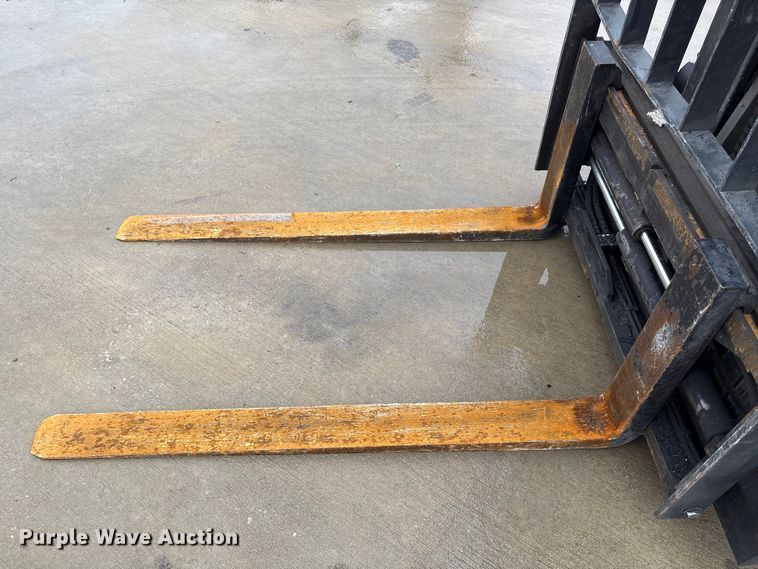 image for item EA7040 2017 UniCarriers PF50 forklift