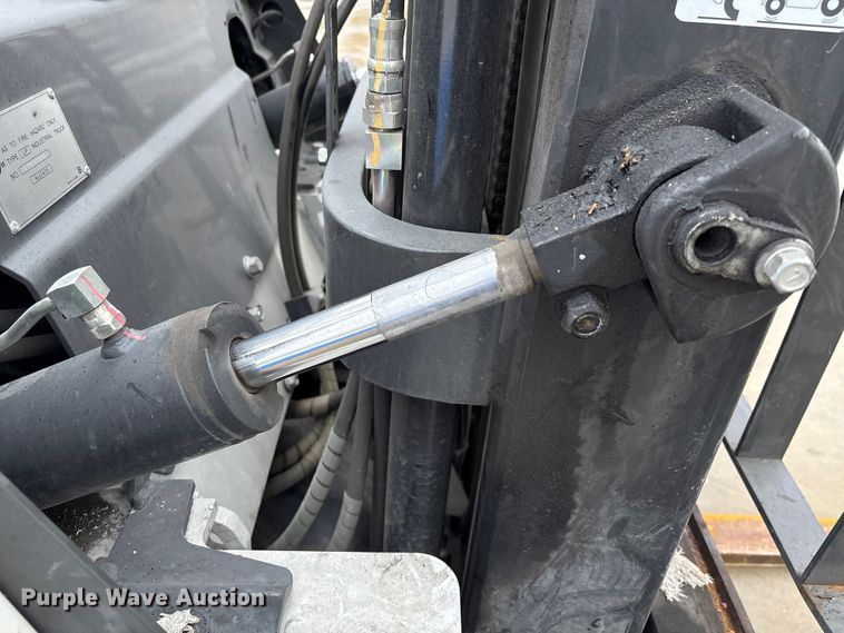 image for item EA7040 2017 UniCarriers PF50 forklift